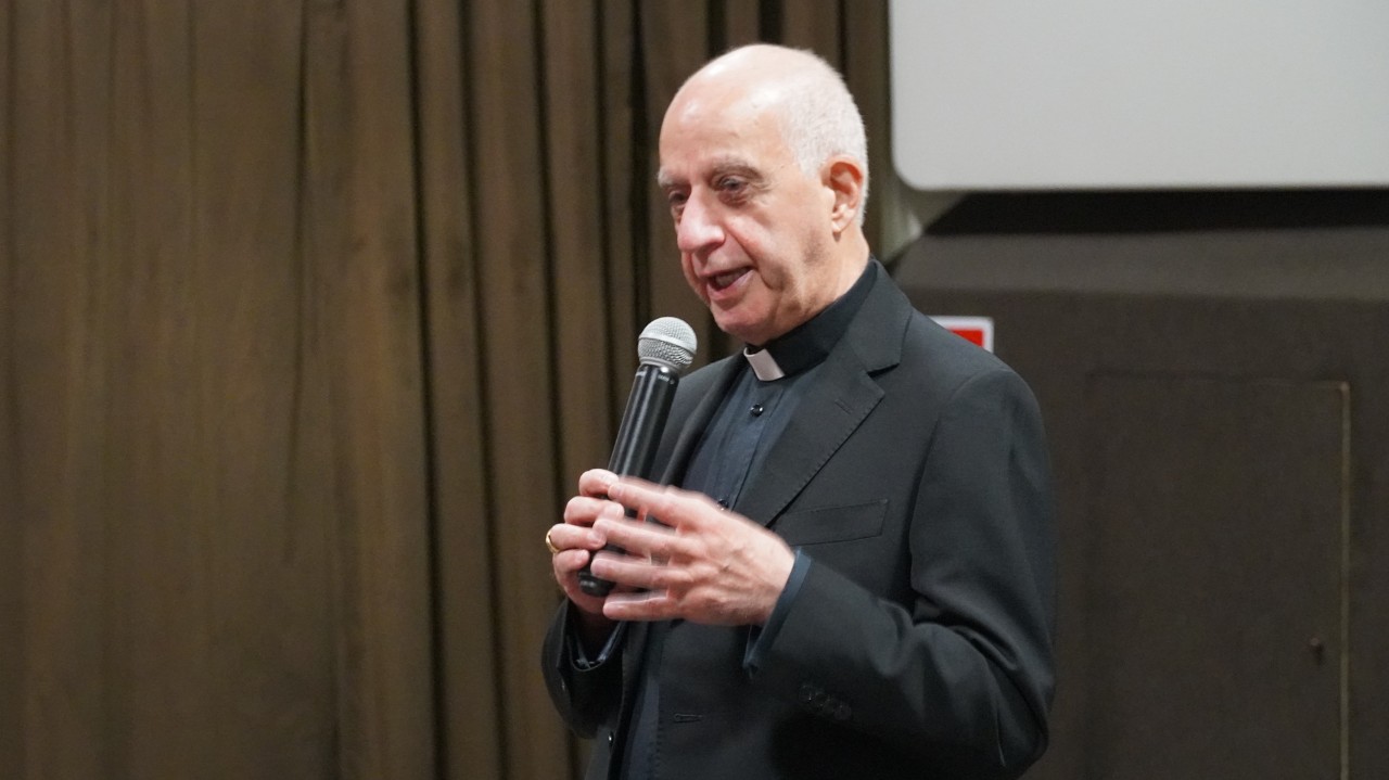 Monsignor Fisichella to prison staff: “The Jubilee will pay special attention to prisoners”